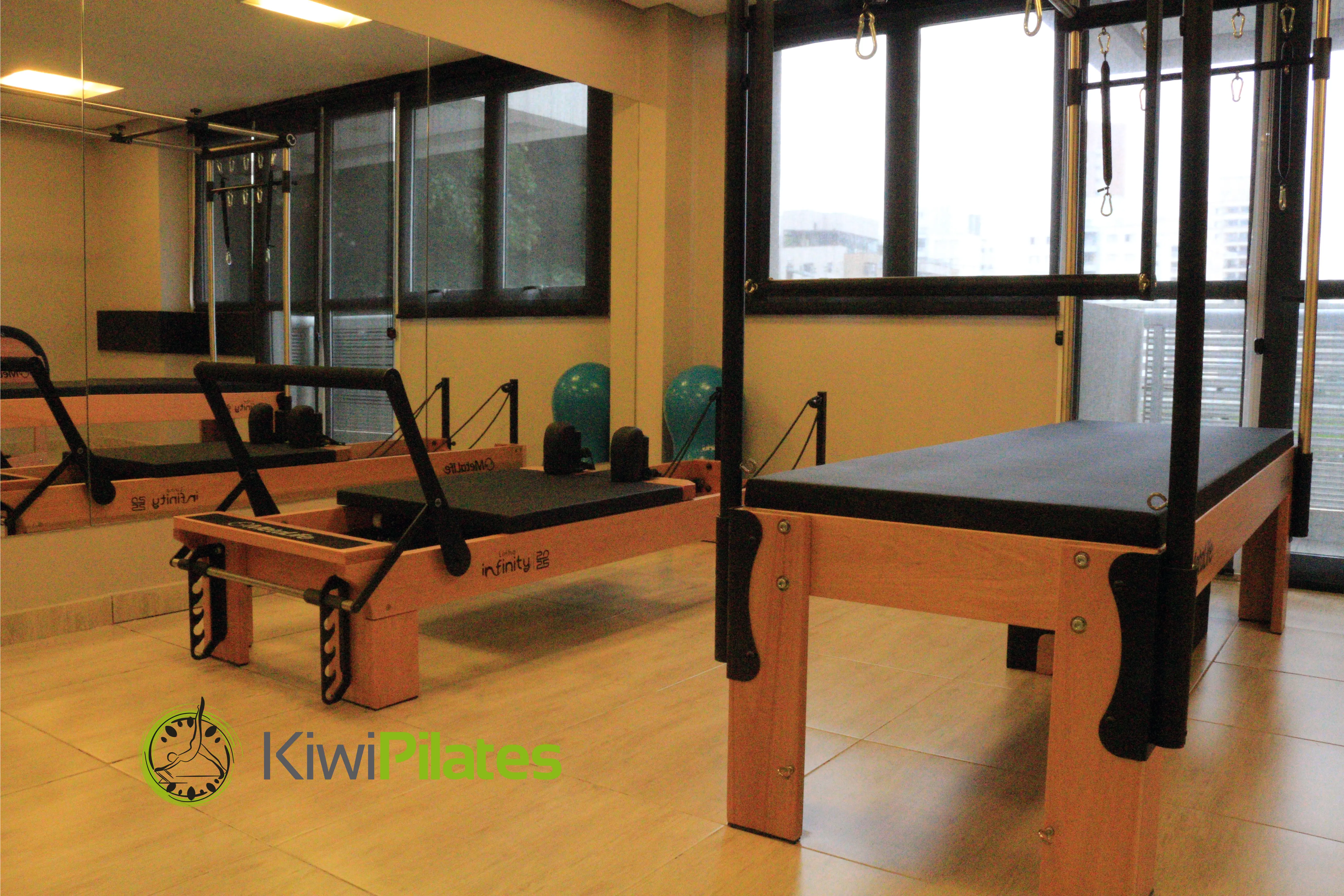 Turma pequena com no máximo 3 alunos em ação